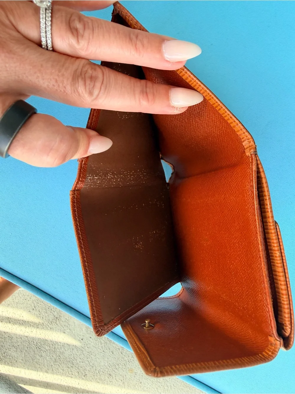 Louis Vuitton Epi wallet.  AUTHENTIC
